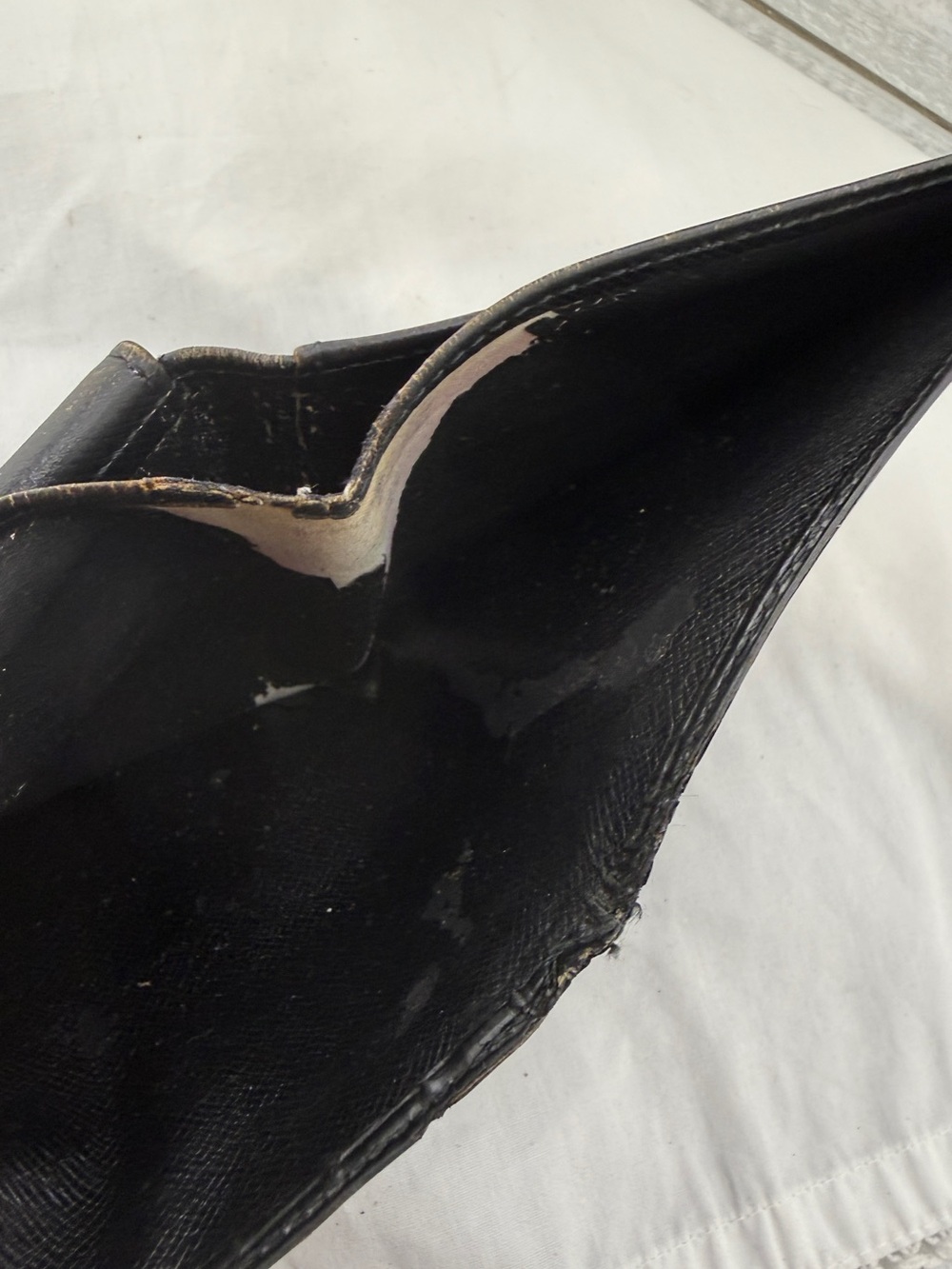 AUTHENTIC Louis Vuitton Marco Wallet. Black. - Picture 13 of 16